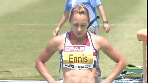 Plavuša MILF Liz je dobila svoj pootang nailed