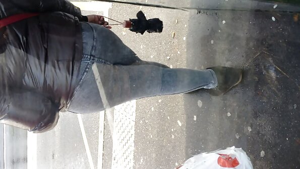 Crvenokosa MILF Gigi Load UP Her Muff