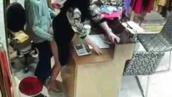 Sukob mame se pretvara u lezbijsku sesiju