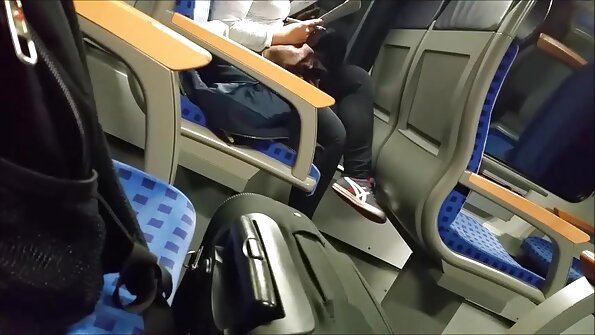 Kurva beba tješi svog dobrog prijatelja