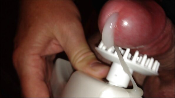 Plavuša sa kosim repom je prava umjetnica