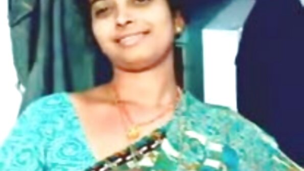 MILF (ILF) Goldi Blair Da, Joey A Handjob