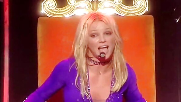 Sitna plavuša jeba svog zgodnog fotografa