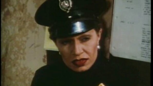 Beba uživa u seksu sa belim dečkom