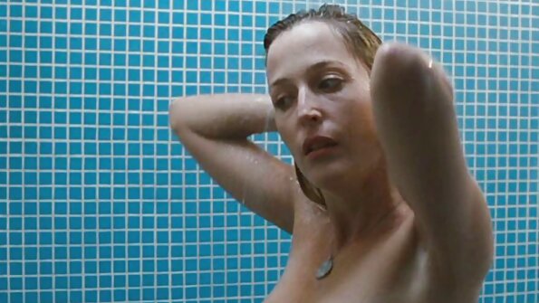 Napaljene Milfs Dijeljenje na Ryans Prick