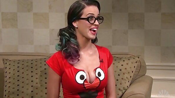 Dick Craving Women dijeli goveđi štap