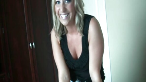 Strastveni seks u kuhinji sa preslatkom Rahyndee James