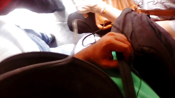 Seksi Jewelz Blu sa velikim lažnim sisama ima strastveni seks