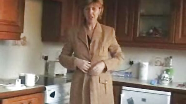 Opuštajuća gospođa Sirena sa Sticki Grime