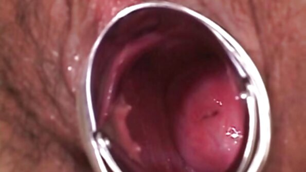 Ruska brineta zna mnogo zanimljivih stvari