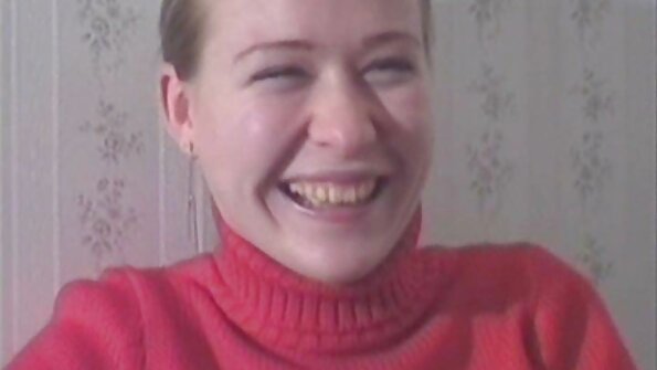 Napaljeni tip je pojebao dupe svoje djevojke