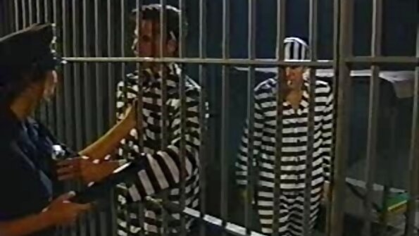 Prsata dama jebe svog kolegu