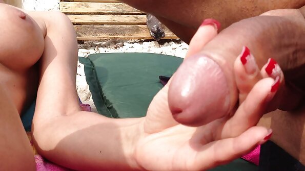 Bijela milf gegs na neki crni penis