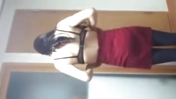 Luna puše kurac kao profesionalac