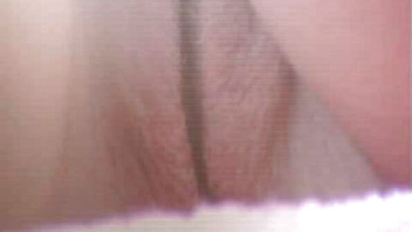 Zrela Lady Skowshi prstima svoju žudnju Beaver