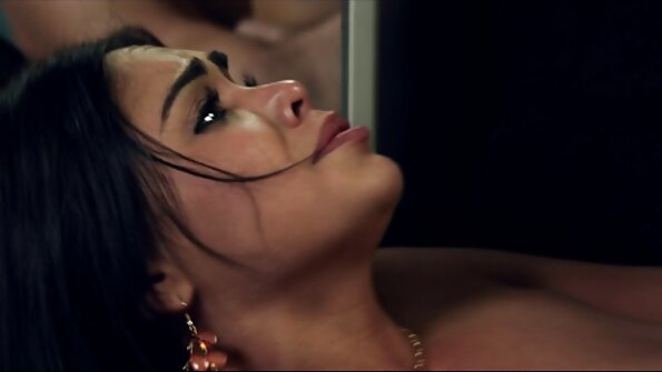 Seksi žene jebaju svog šefa