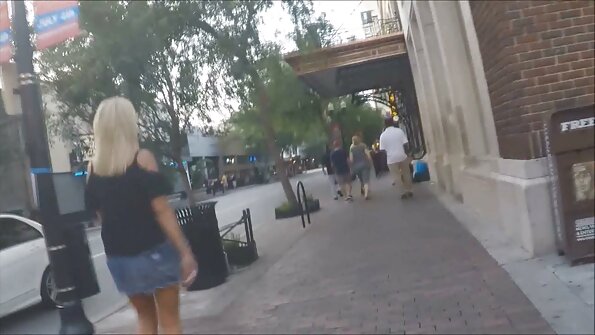 Karen Fisher udari dva Sticking Out Boner