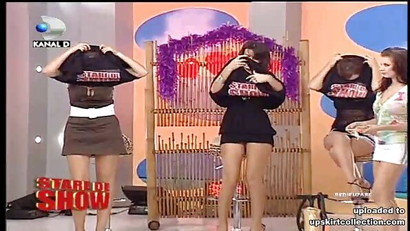 Svježe djevojke se gube zabavljaju