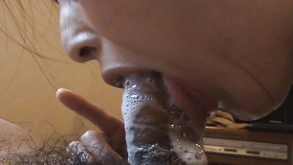 Velika plavuša mama želi jebanje u dupe