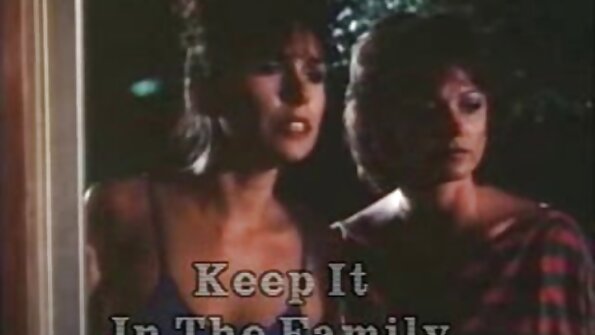 Milf s poskočnim sisama dobiva snatch zalupljen