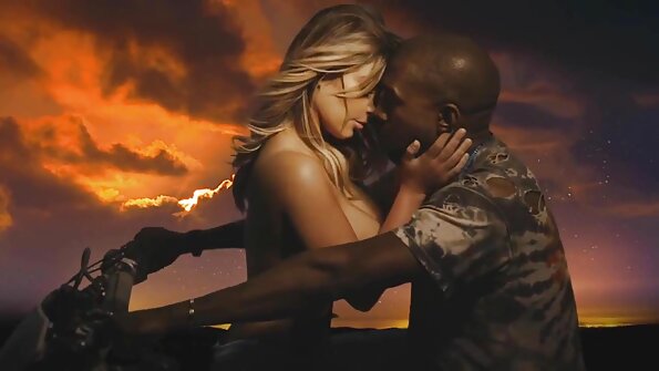 Stormy i Dani su strastvene lezbejke