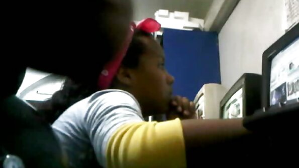 Seksi sobarica voli da se jebe