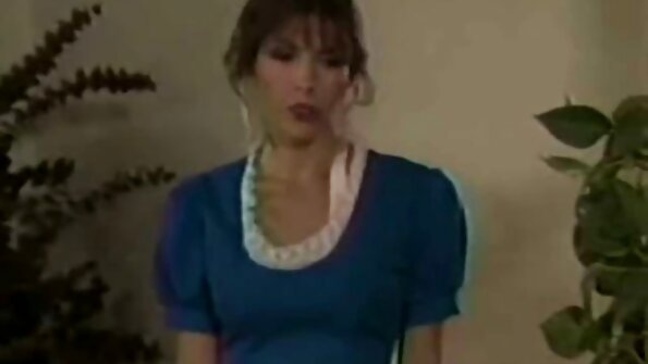 Vitka, crna djevojka stenje od zadovoljstva