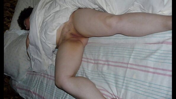 Natalia Starr zadirkuje Johnnyja sa svojim blizancima