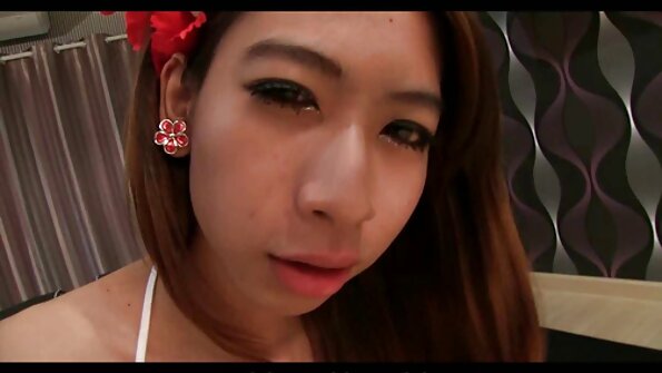 Napaljena MILF Isabella Finger Play Her Kitty